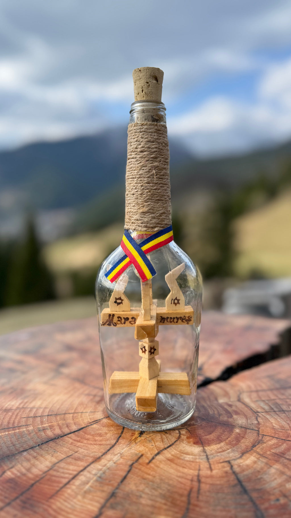 Rânduiala Izvorului: Măiestrie în Lemn